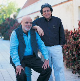 מימין לשמאל: פרופ' איתן דומאני ופרופ' ירון כהן. אסטרטגיה חיסונית